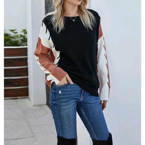 Contrast Panel Pullover Sweater - Picture 5 of 9